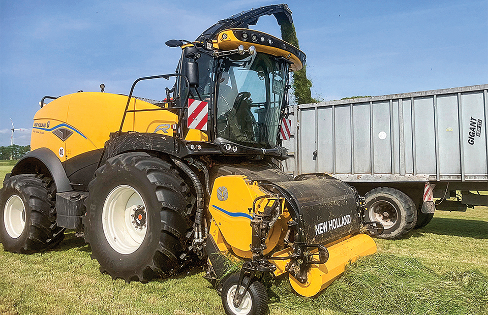 Οι ενσιρωτικές τελευταίας γενιάς New Holland FR κλέβουν τις εντυπώσεις