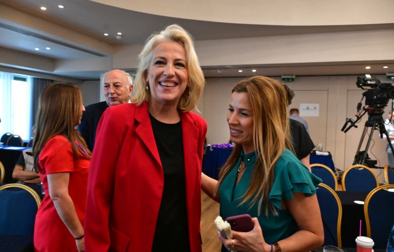 Η Ρένα Δούρου νέα πρόεδρος της Κοινοβουλευτικής Ομάδας του ΣΥΡΙΖΑ – News.gr