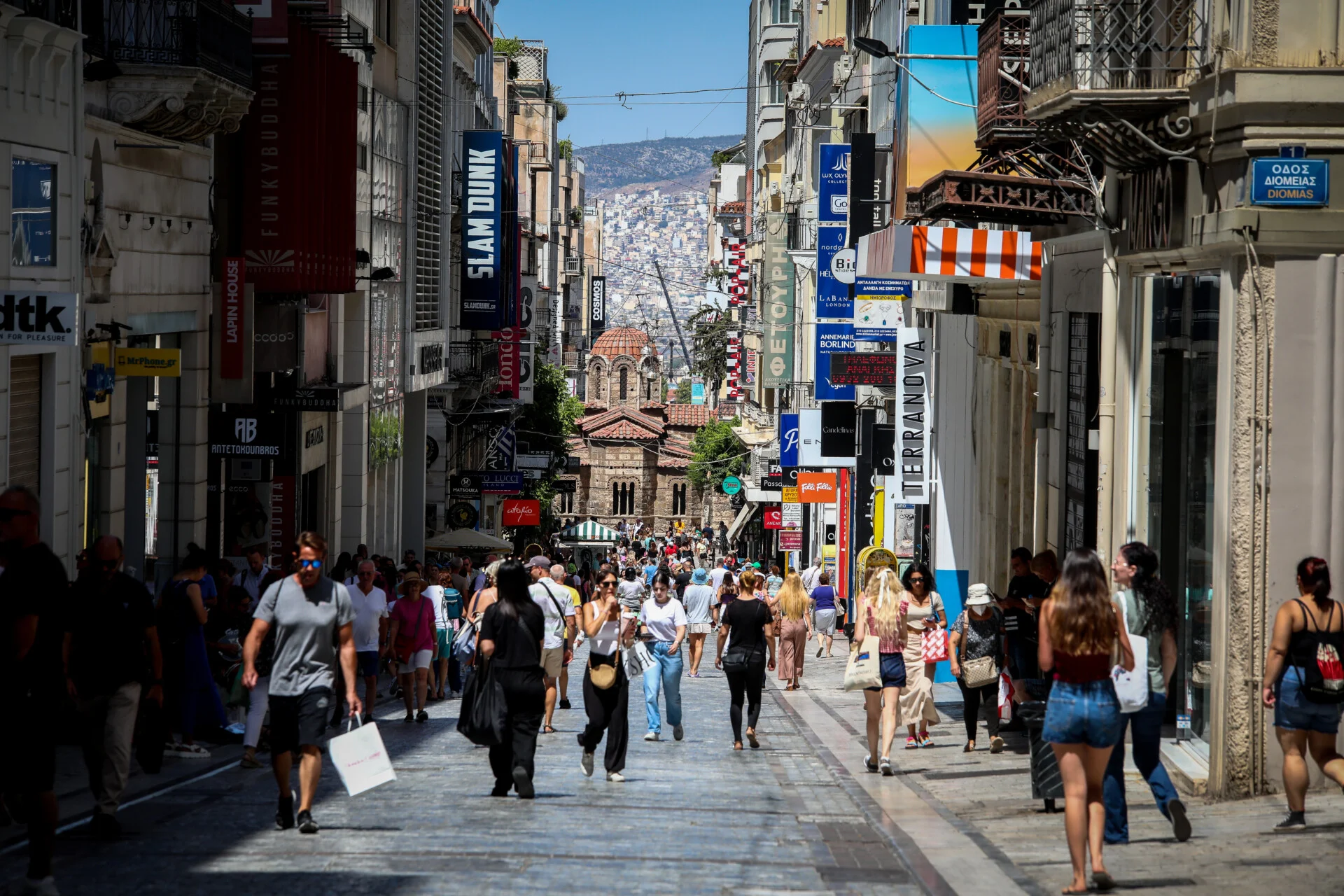 Ανοιχτά καταστήματα σήμερα, Κυριακή - Τι ώρα θα κλείσουν, ποια σούπερ μάρκετ λειτουργούν και με τι ωράριο