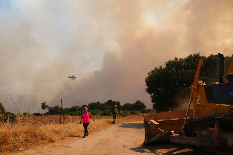 «Μάχες» με τα πύρινα μέτωπα γύρω από Μαδρίτη και Βαλένθια – News.gr