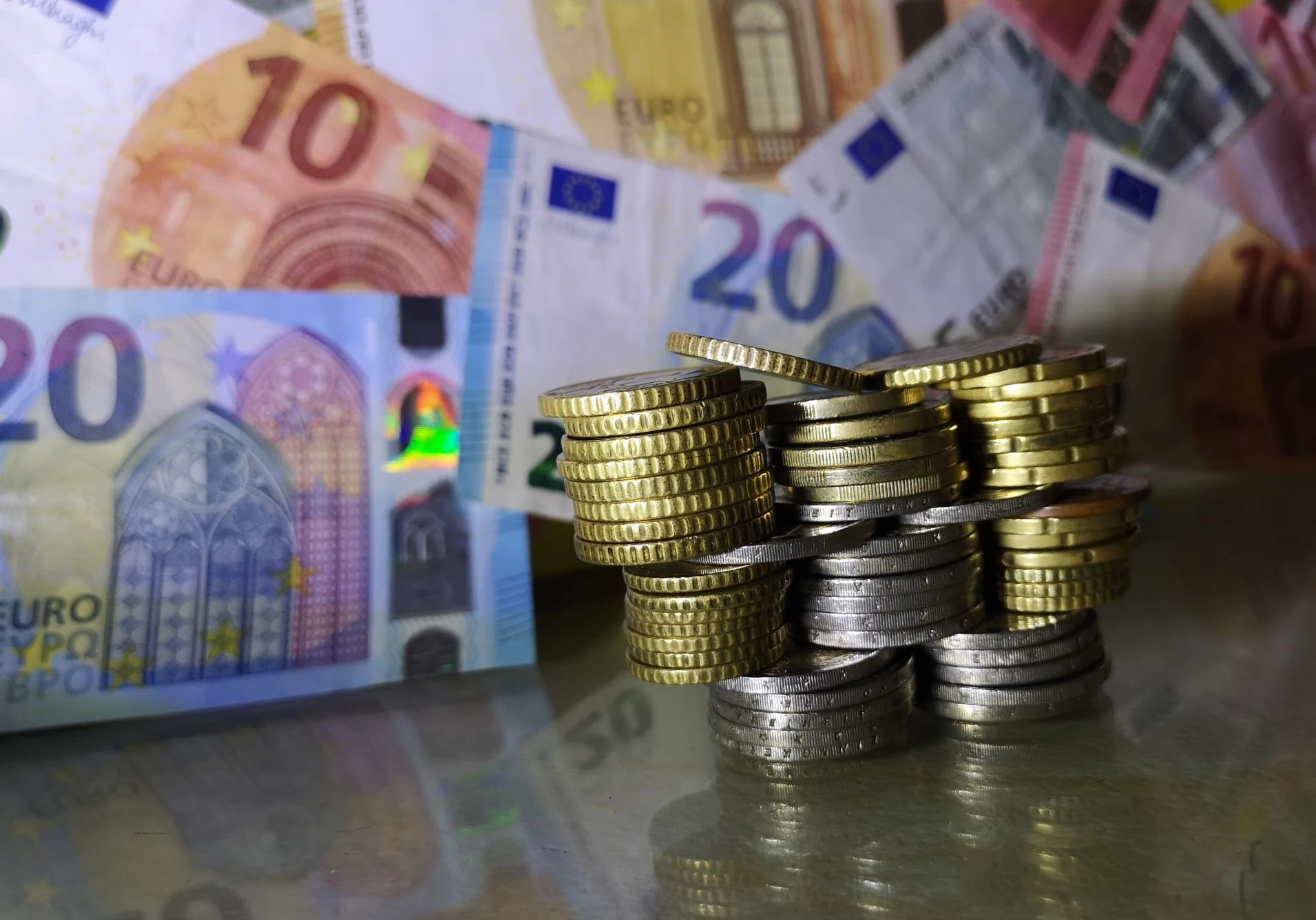 Πόθεν έσχες: Στο μικροσκόπιο πάνω από 8.000 υπόχρεοι