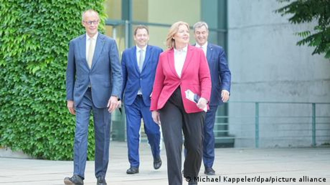Mερτς: Όχι σε αναρρωτική άδεια μέσω τηλεφώνου
