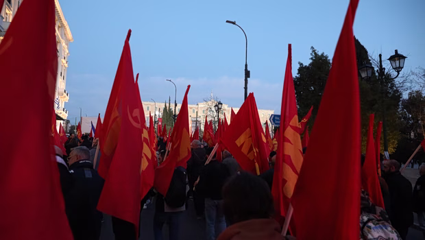 ΚΚΕ κατά Μητσοτάκη: Αντί να καμαρώνει θα πρέπει να απολογείται
