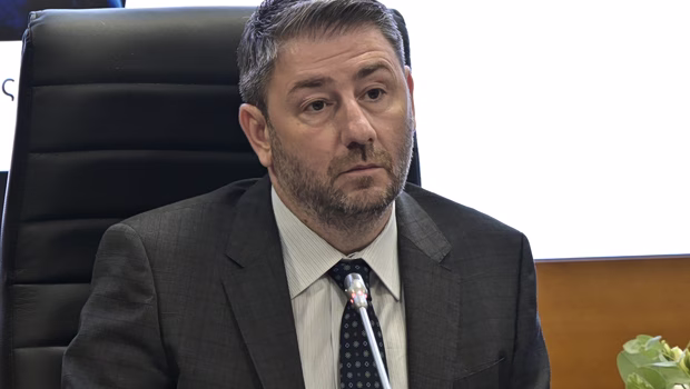 ΠΑΣΟΚ: Συντηρεί την κόντρα με την κυβέρνηση για το πρόγραμμα - Νέα συνέντευξη τύπου Ανδρουλάκη για τις 17 παρεμβάσεις στις συντάξεις  