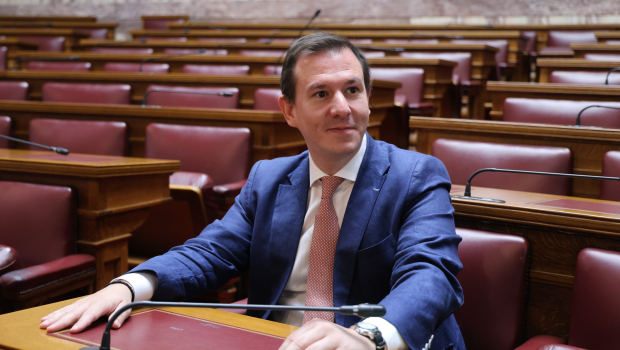 Δουδωνής: Με ακραία τοξικό λόγο ο Μητσοτάκης «γηπεδοποιεί» τη συζήτηση για το Σύνταγμα