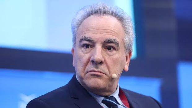 «Έβλεπα τον ομόλογό μου ζωντανά μπροστά μου», δικαιολογείται ο Ντόκος - Στην υβριδική επίθεση επιμένει το Μαξίμου