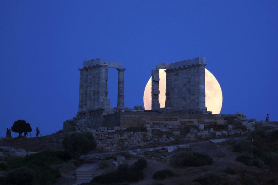 Ελεύθερη είσοδος σε 126 μνημεία και μουσεία για την Πανσέληνο του Αυγούστου