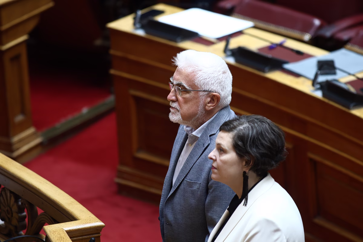 ΣΥΡΙΖΑ: Ορκίστηκαν βουλευτές η Θεοδώρα Ακριώτου και ο Γιάννης Καριπίδης