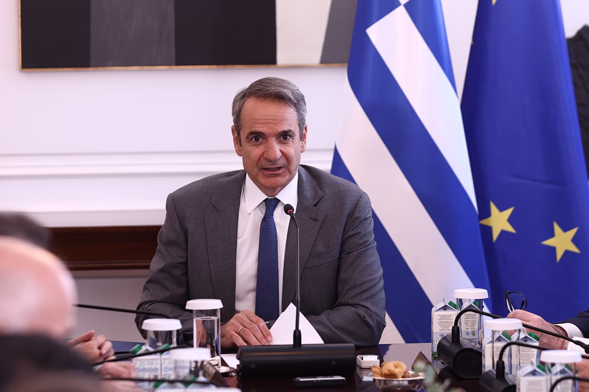 Μητσοτάκης: Θλίψη για τους νεκρούς πυροσβέστες και νέες υποσχέσεις για θωράκιση της Πολιτικής Προστασίας