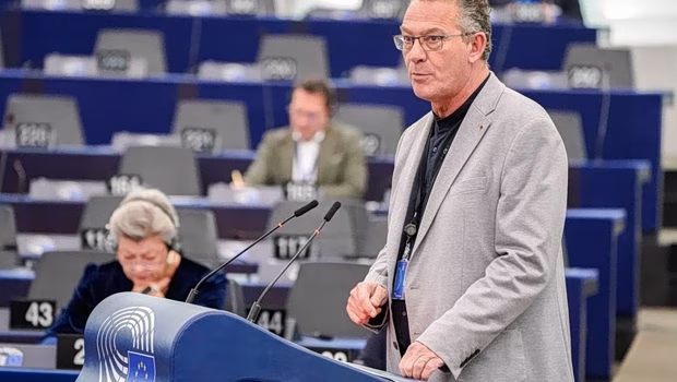 Αρβανίτης για Μητσοτάκη: Η κυβέρνηση της συγκάλυψης πανηγυρίζει για το Κράτος Δικαίου μετά την έκθεση της ΕΕ