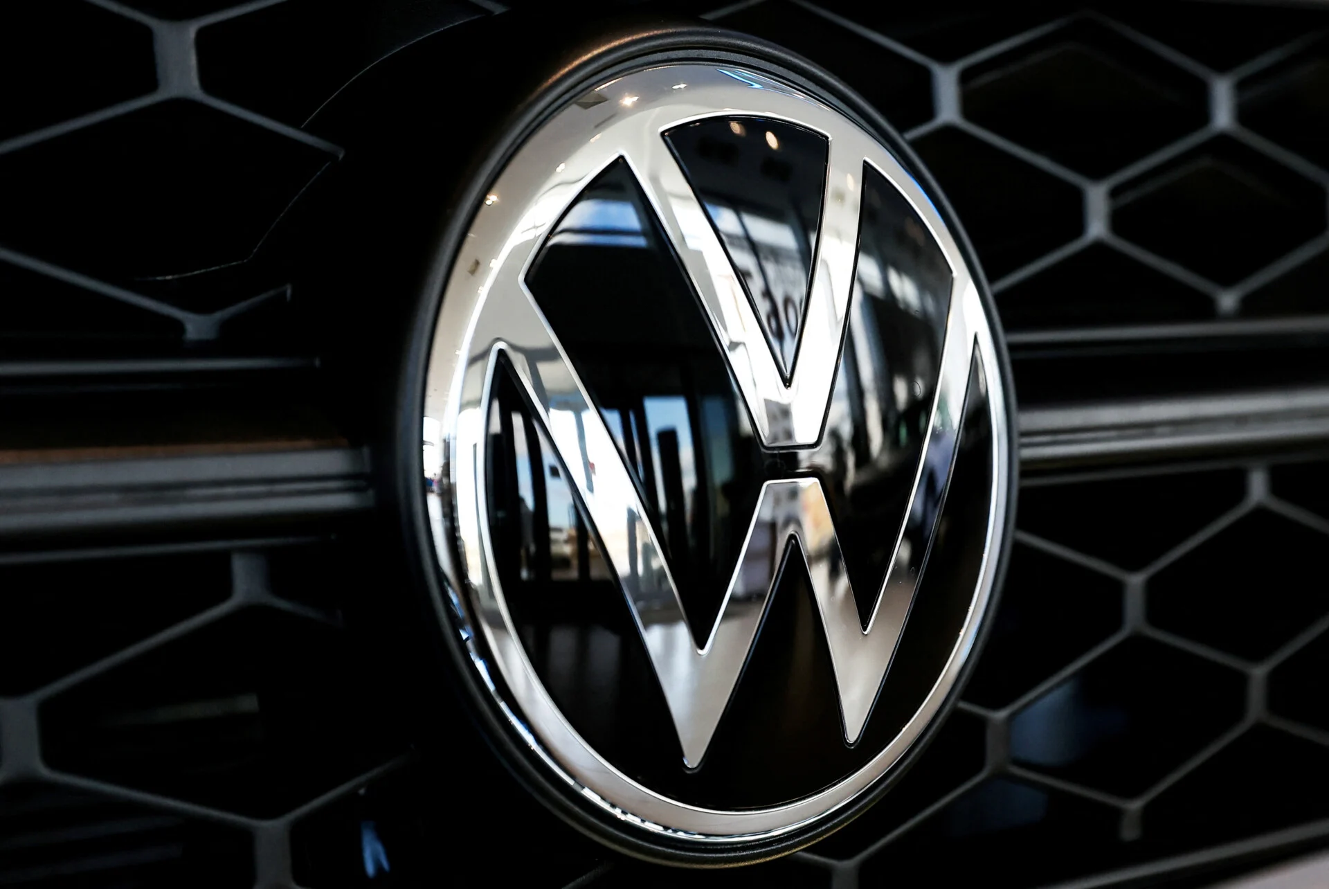 Volkswagen: Επιβεβαίωσε ο CEO το σχέδιο για επιπλέον 50.000 απολύσεις