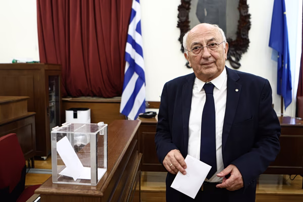Νέα πρόεδρος της ΚΟ του ΣΥΡΙΖΑ η Ρένα Δούρου με 7 «ναι» και ένα λευκό