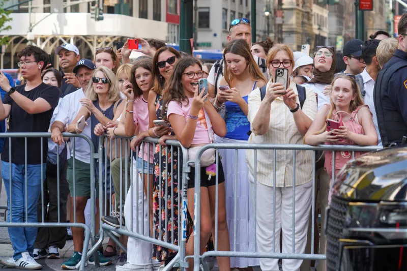 Swift fans