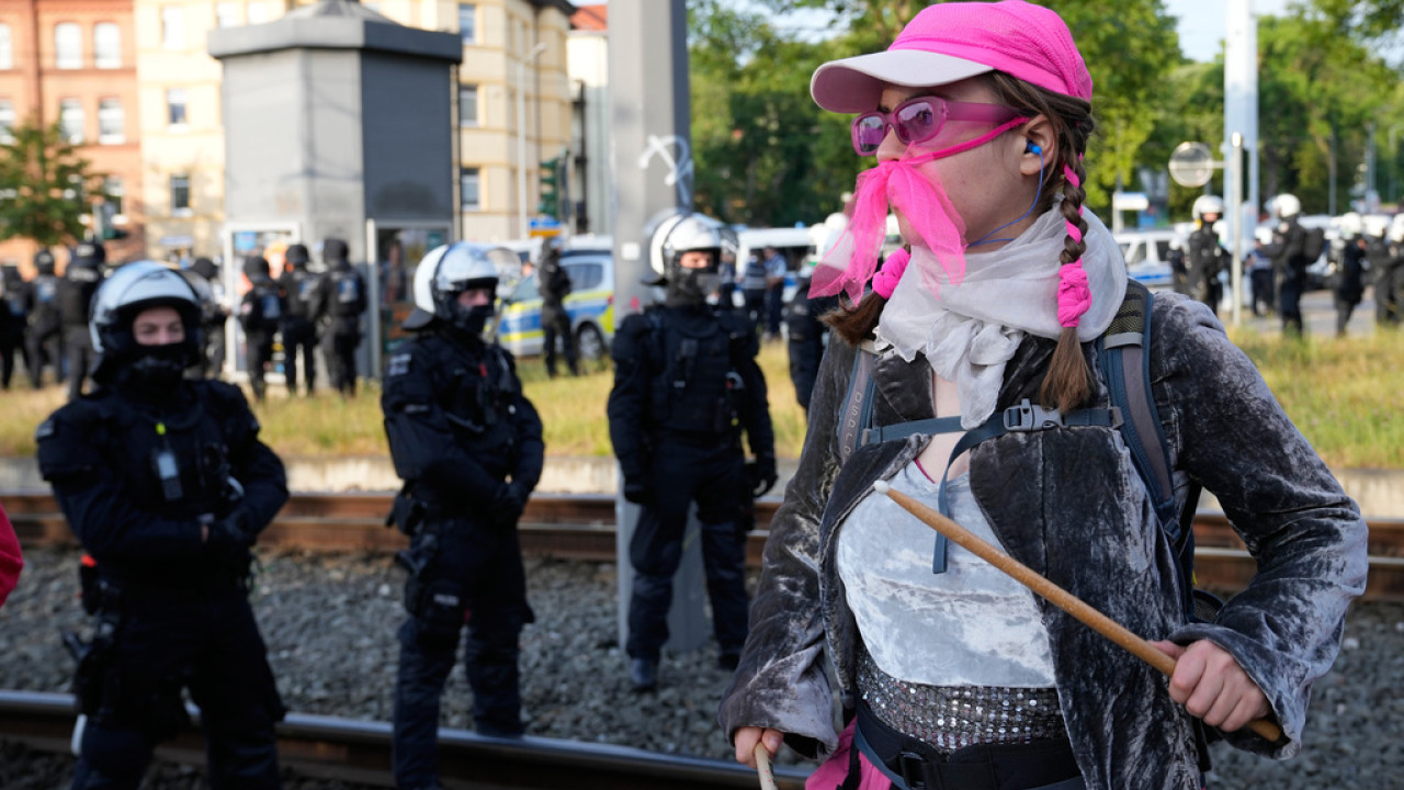 Γερμανία: Χιλιάδες διαδηλωτές στην Ερφούρτη κατά του ακροδεξιού κόμματος AfD