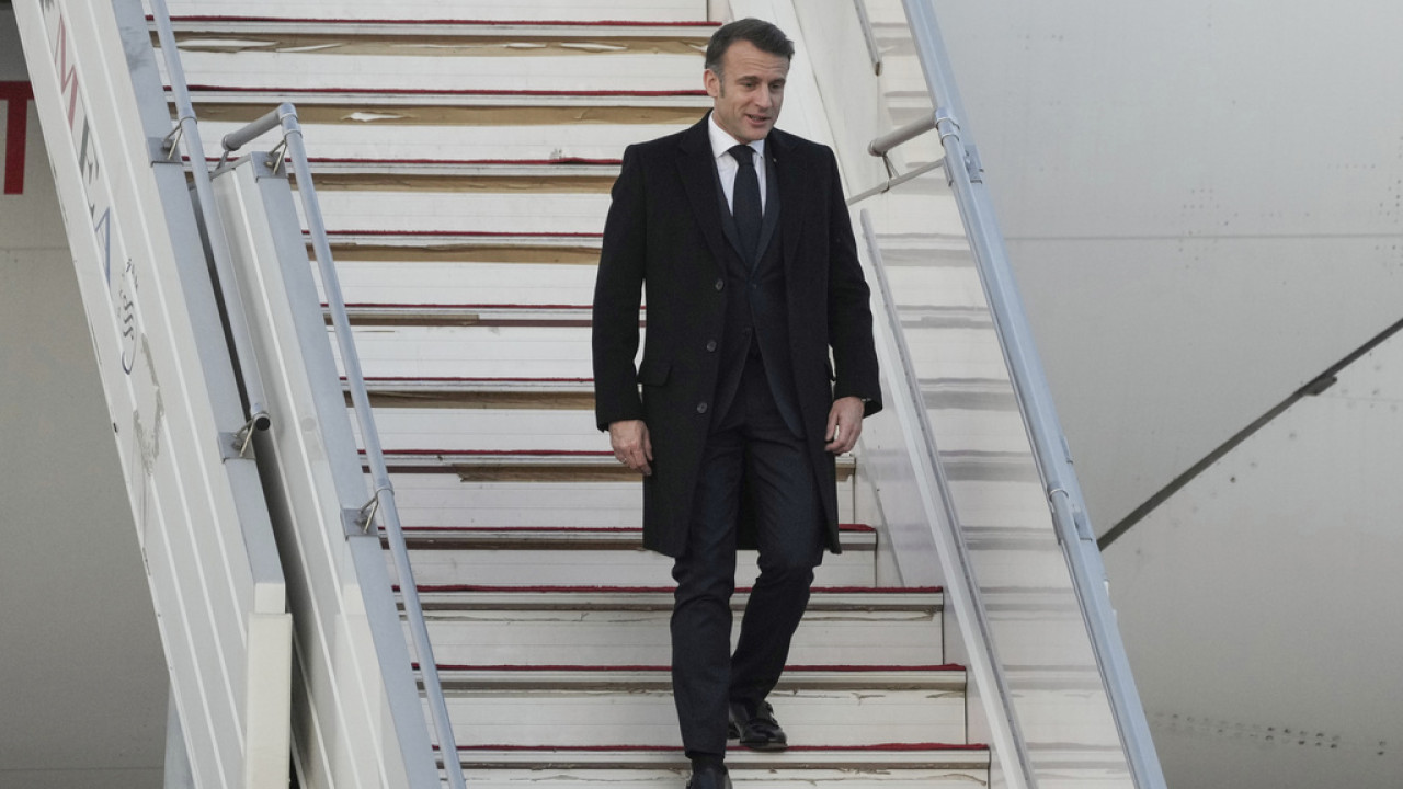 Mακρόν για καταστροφικές πυρκαγιές: Θα ανοικοδομήσουμε, θα είμαστε παρόντες