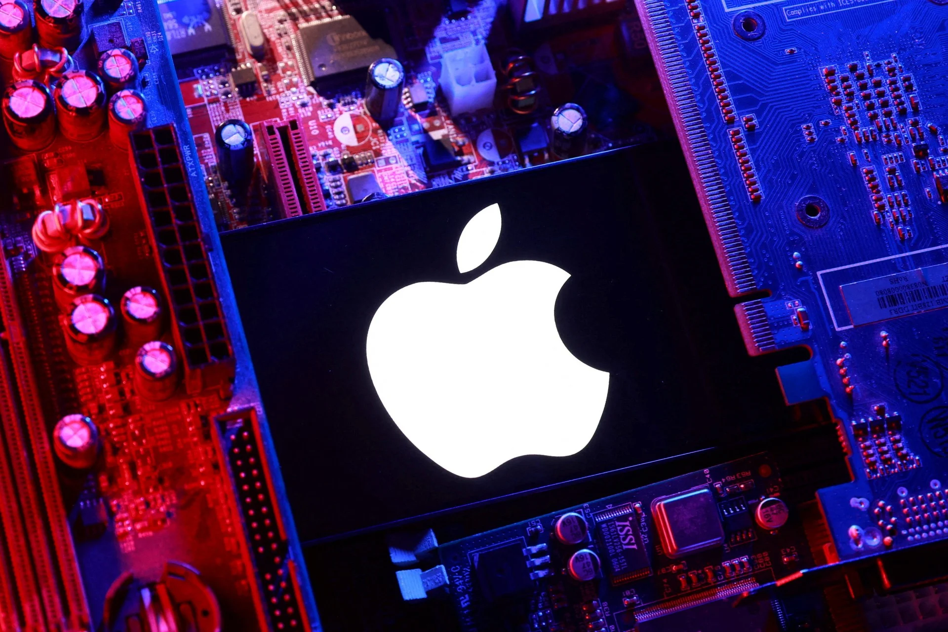 Η Apple υποφέρει: Κατρακύλα 7% για τις μετοχές και κίνδυνος για απώλεια