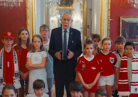 «Αγαπητοί γονείς, αυτήν τη φορά, κάντε τα στραβά μάτια...»