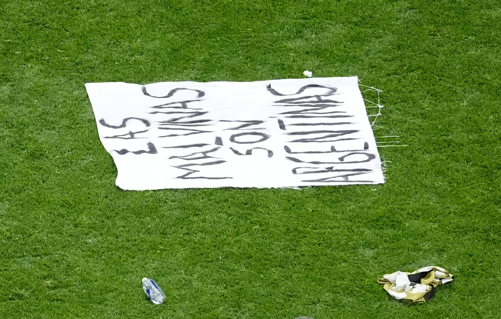 Η Βρετανία ζητά από τη FIFA να κάνει έρευνα για το πανό των Αργεντίνων για τα Φώκλαντ