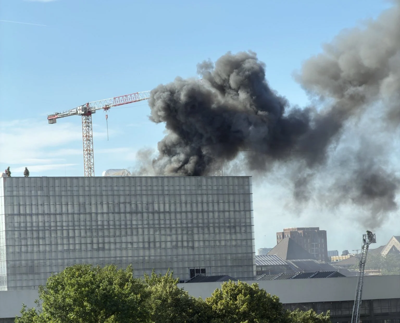 Πυρκαγιά σε υπό κατασκευή μουσείο στις Βρυξέλλες (Φωτό & Βίντεο)