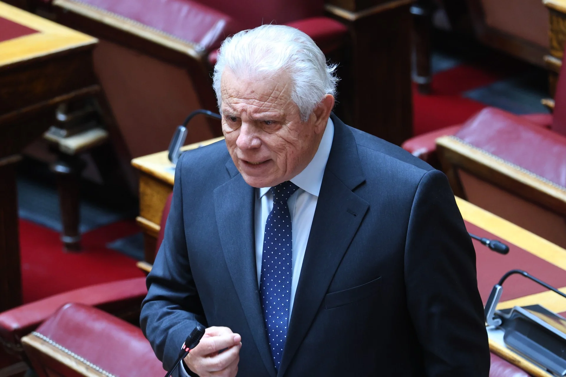 Ερώτηση Γ. Βλάχου σε Μητσοτάκη και Παπασταύρου για τα «σπιτάκια» ανακύκλωσης