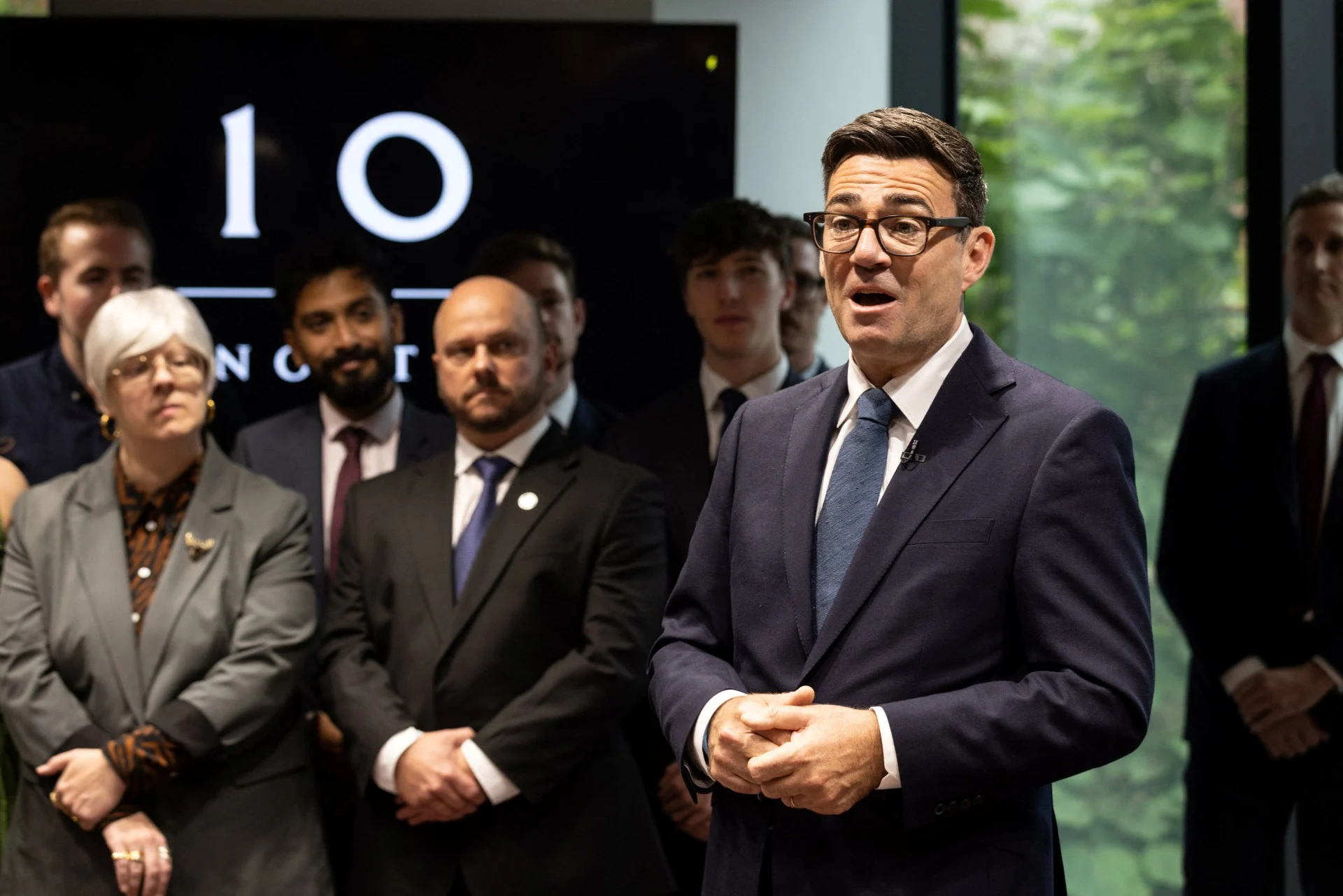 Ο πρωθυπουργός Μπέρναμ εγκαινιάζει το «No10 North» για να μεταφερθεί η λήψη οικονομικών αποφάσεων από το Λονδίνο