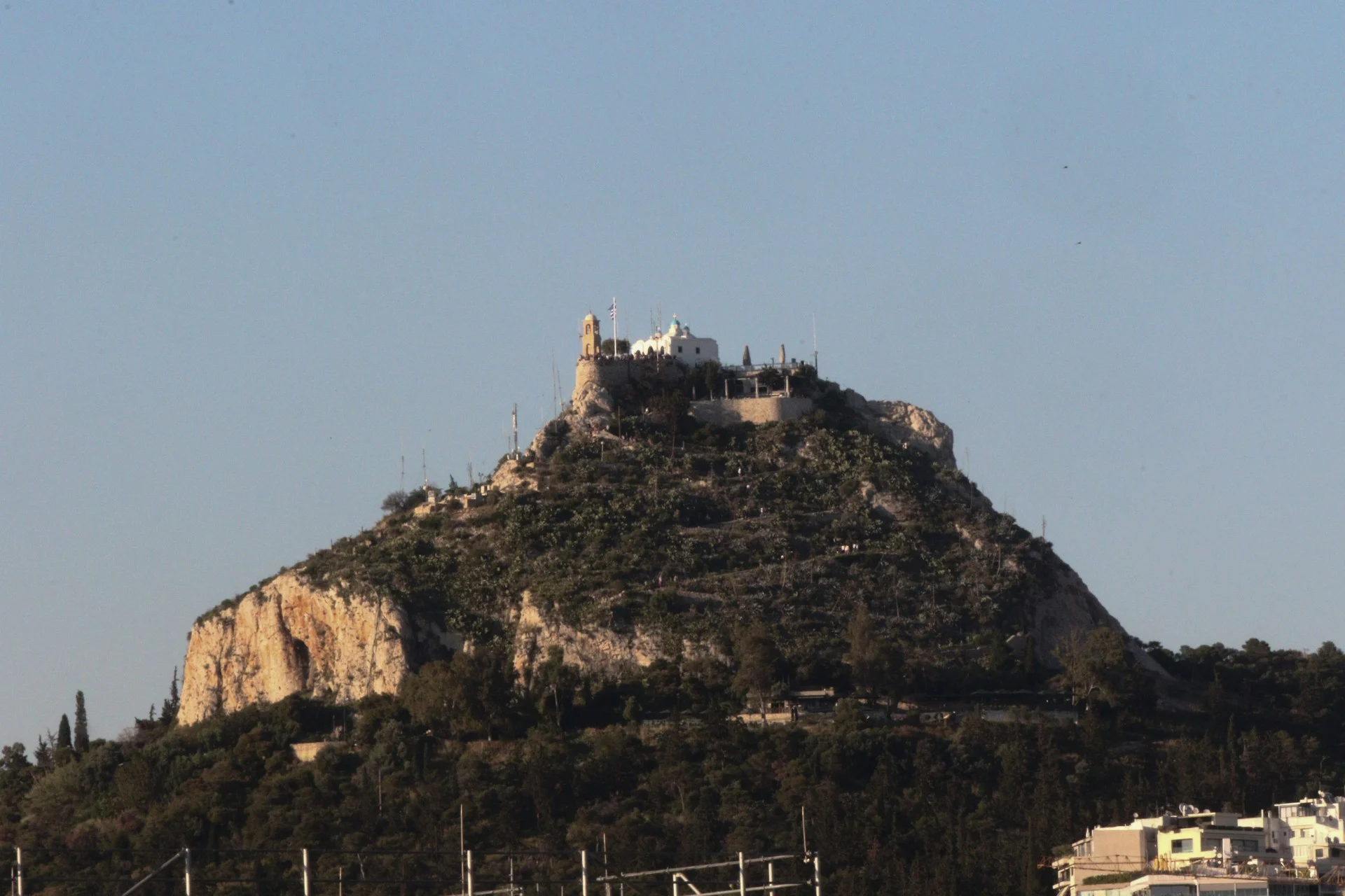 Κλείνει ο Λυκαβηττός από τα μεσάνυχτα λόγω πολύ υψηλού κινδύνου πυρκαγιάς