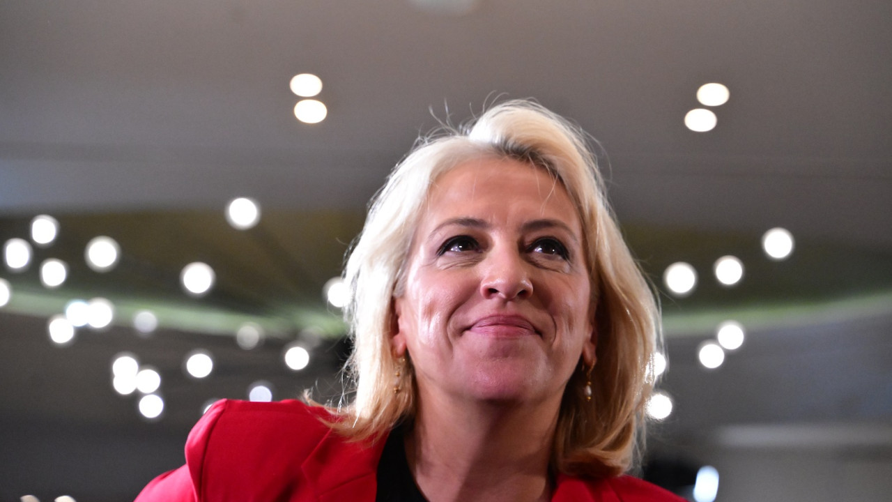 Βουλή: Συνάντηση της Ρένας Δούρου με τον Νικήτα Κακλαμάνη