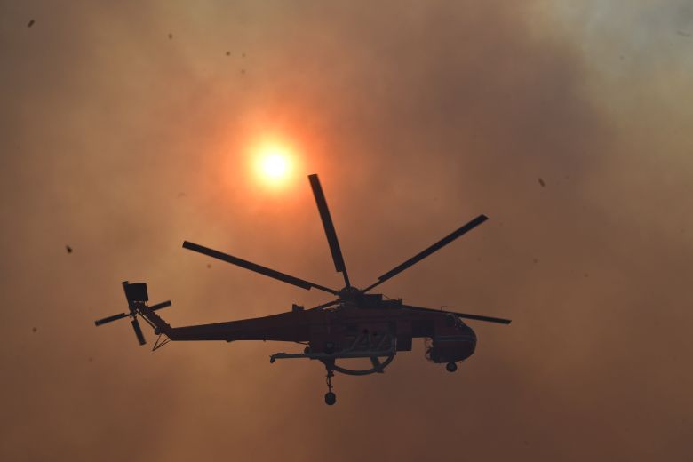 Ξέσπασε φωτιά στην Περιφερειακή Αιγάλεω – Μήνυμα του 112 για απομάκρυνση από Αφαία και Άνω Δάσος Χαϊδαρίου