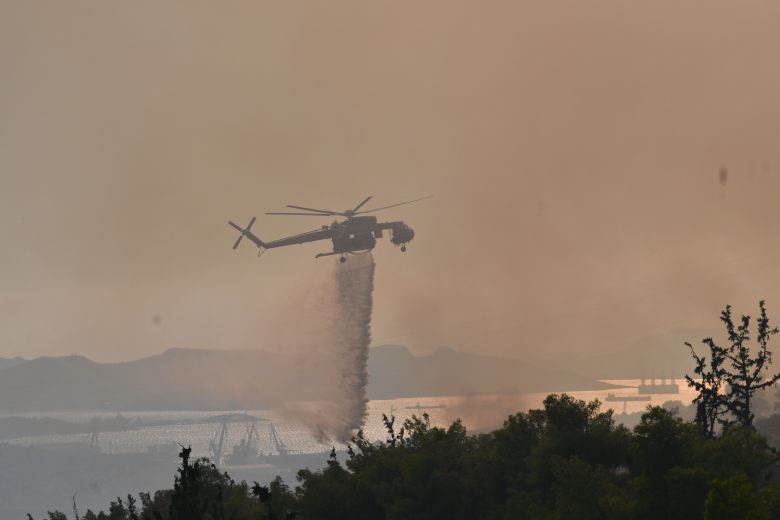 Σε πύρινο κλοιό η Ελλάδα και μάχη με 73 φωτιές – Οι δυσκολότερες σε Ξηρονομή και Καλαμάκι Βοιωτίας