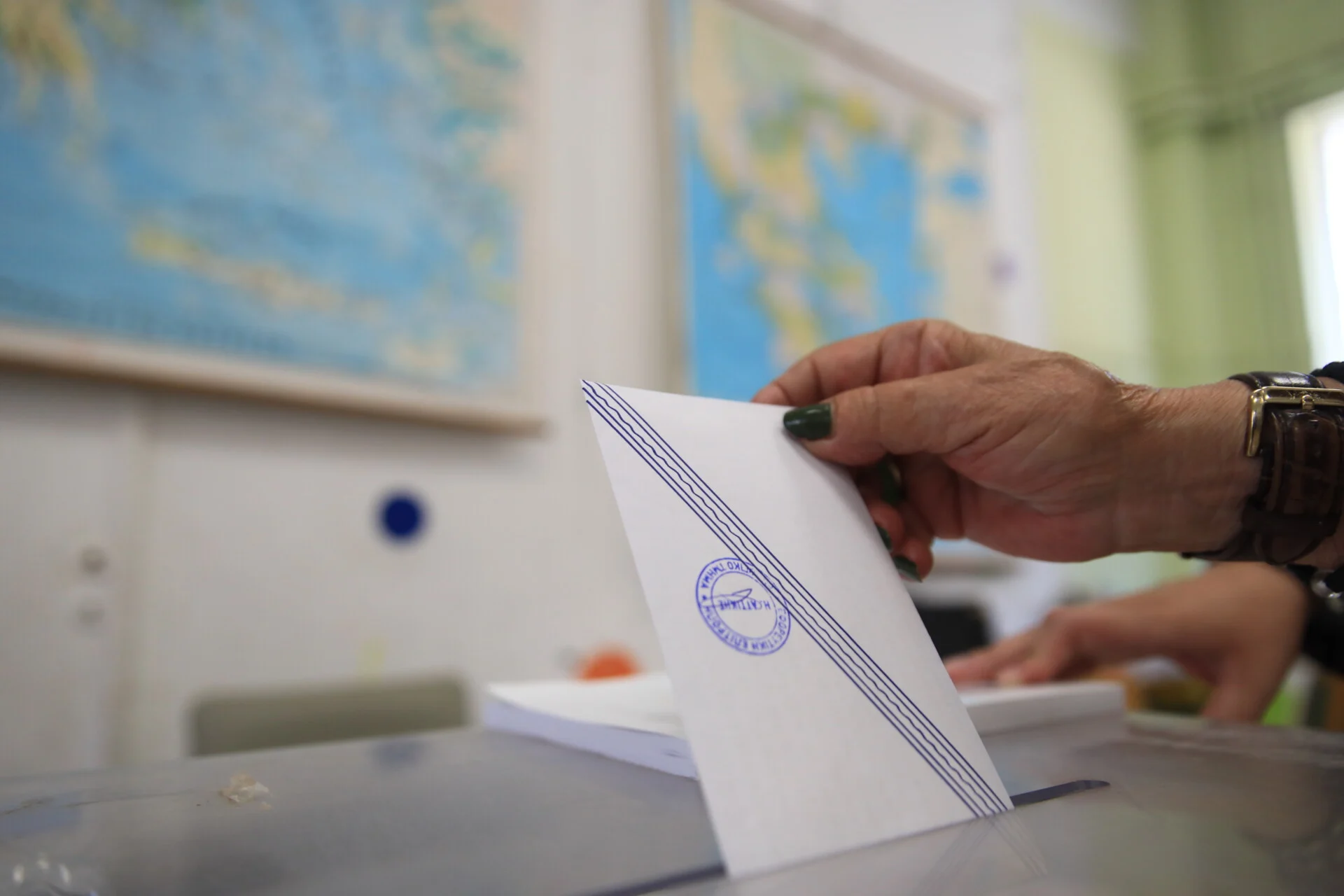 Μονοψήφια διαφορά ΝΔ – ΕΛΑΣ, μάχη για την τρίτη θέση