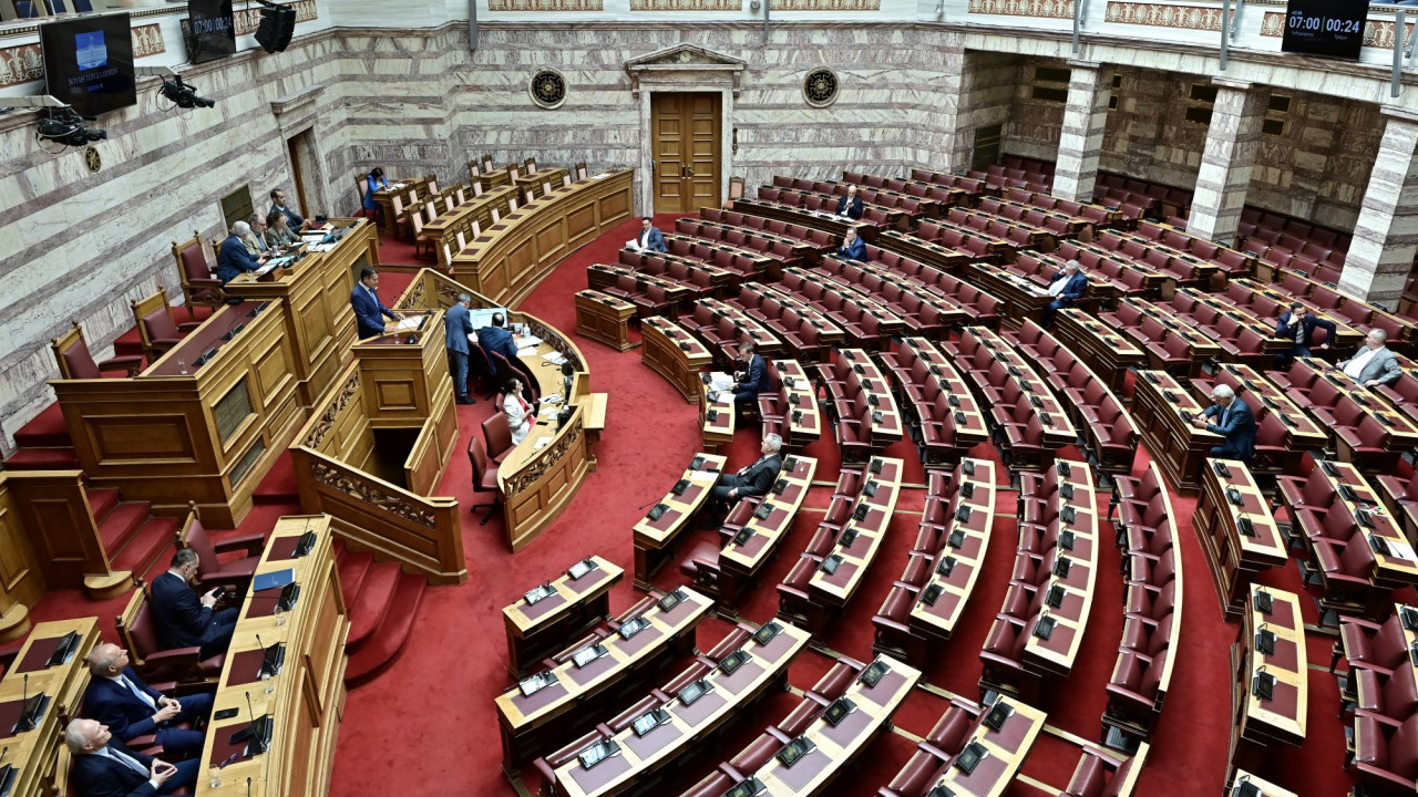 Το απόγευμα η πρώτη ψηφοφορία της προαναθεωρητικής Βουλής