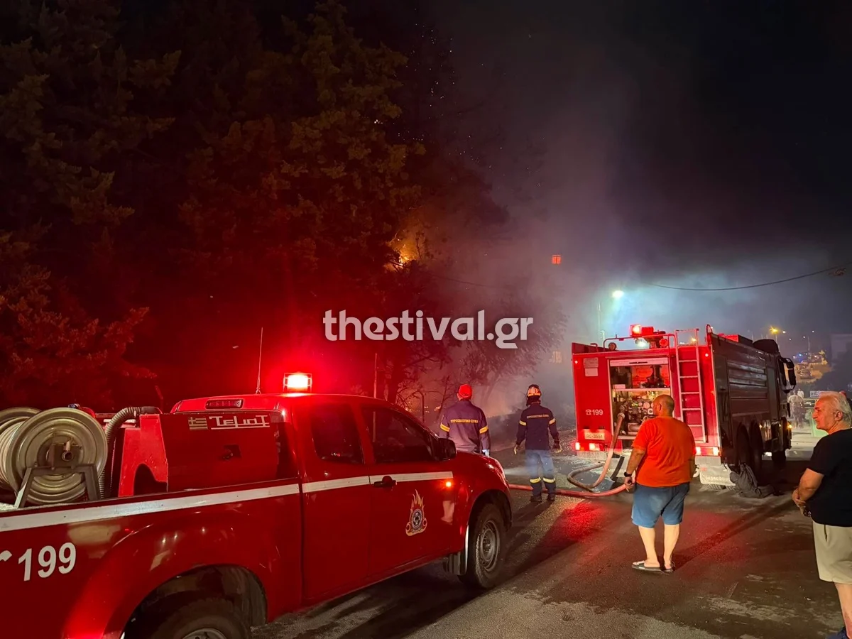 Φωτιά τα ξημερώματα στο πρώην στρατόπεδο Καρατάσιου – Τέθηκε γρήγορα υπό έλεγχο