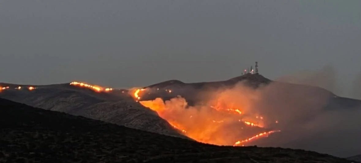 Συνελήφθησαν δήμαρχος, αντιδήμαρχος, εργολάβος και οδηγός απορριμματοφόρου για τη φωτιά