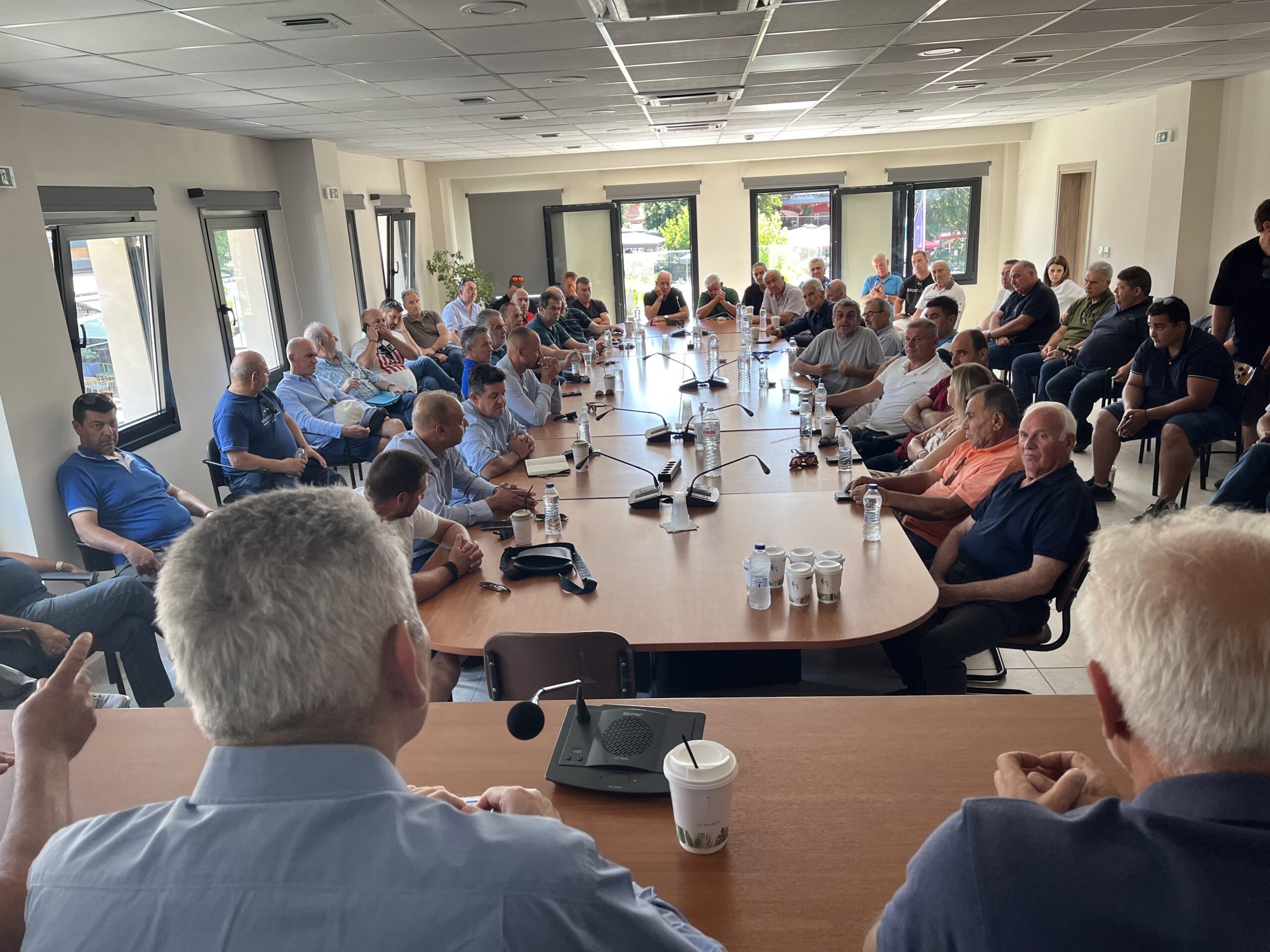 Εθνική αγροτική πολιτική 20ετίας για να κρατηθεί η ύπαιθρος ζωντανή το μήνυμα στην αγροτοσυνεταιριστική συνάντηση στην Αγιά