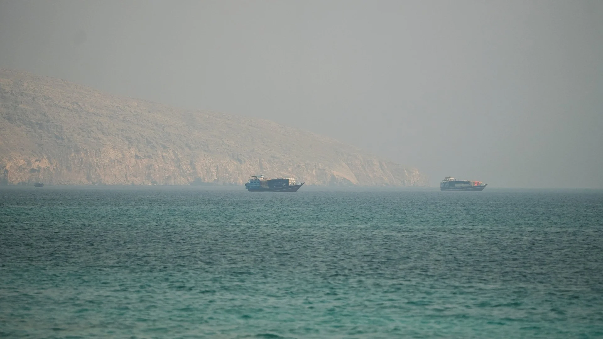 Η DP World σχεδιάζει λιμάνι στην ανατολική ακτή των ΗΑΕ που θα παρακάμπτει το Στενό του Ορμούζ