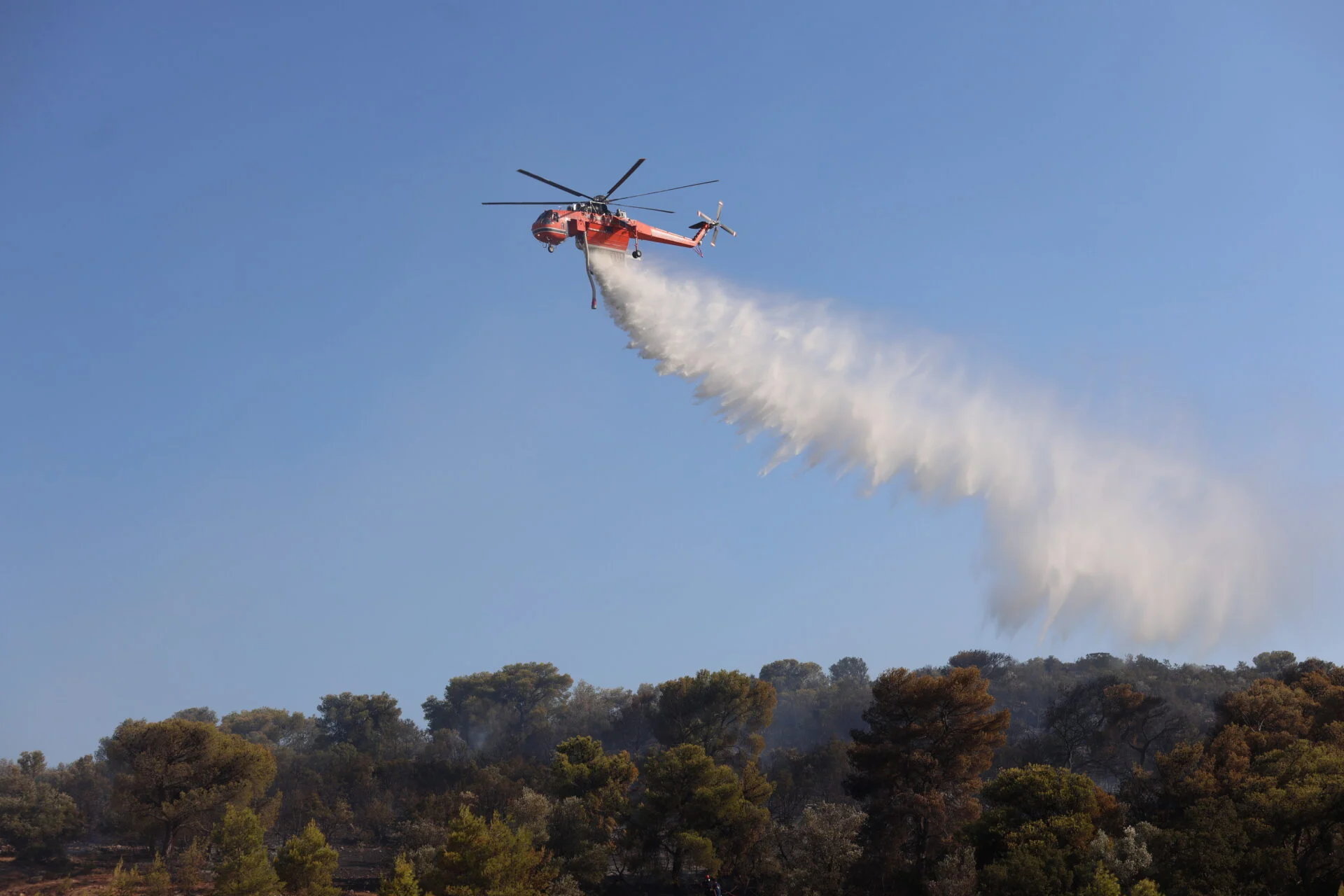 Φωτιά τώρα στην Κερατέα - Νέα κινητοποίηση της Πυροσβεστικής
