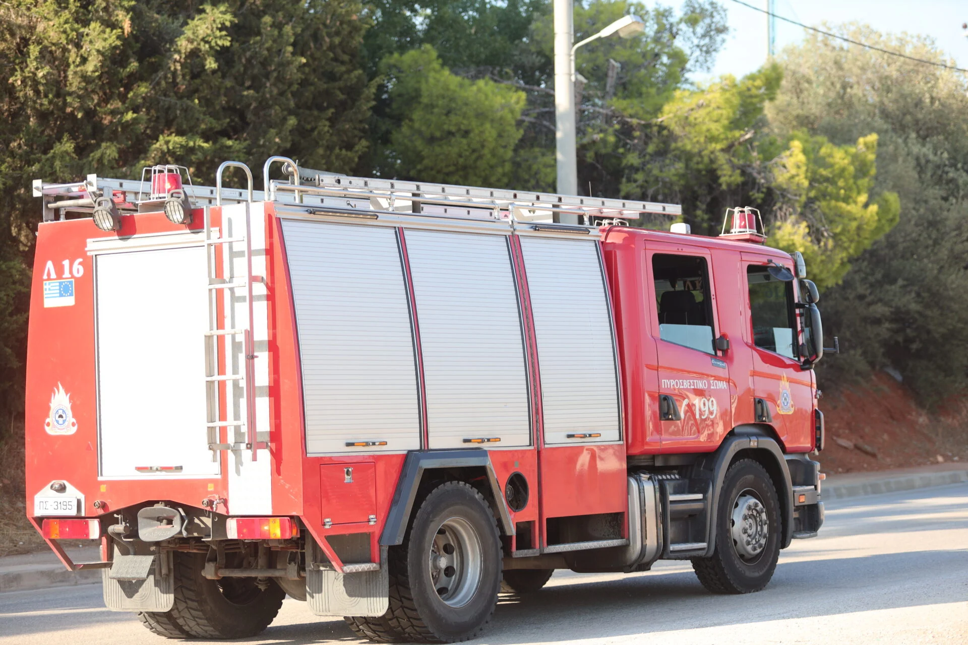 Ρόδος: Υπό έλεγχο η φωτιά