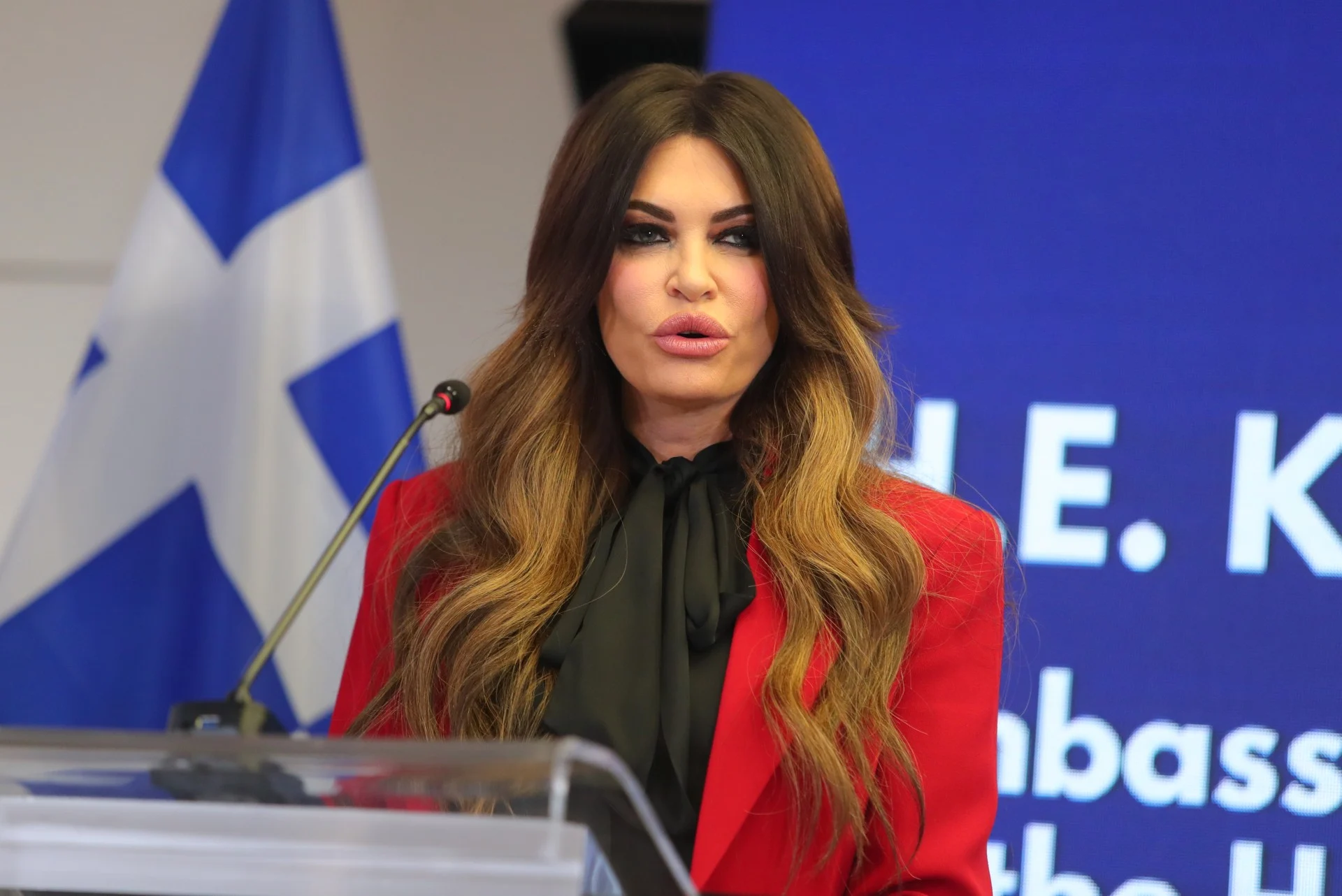 Η καρδιά μου είναι με τον λαό της Ελλάδας σήμερα μετά την τραγική απώλεια δύο πυροσβεστών
