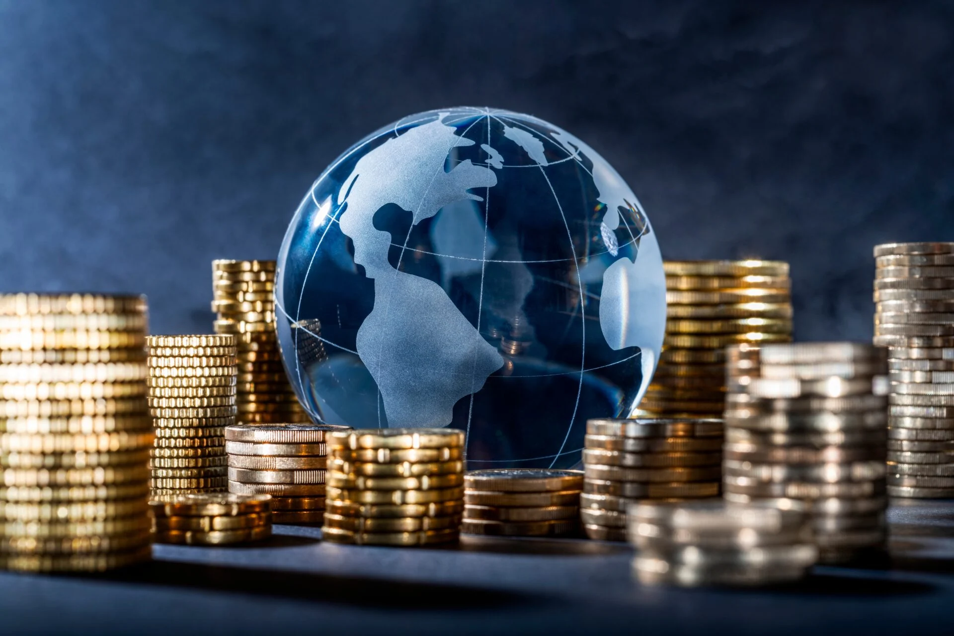 Ο κόσμος έγινε κατά 11% πλουσιότερος πέρυσι – Στα χέρια του 1,5% ο μισός πλούτος, μειώνεται το ποσοστό όσων διαθέτουν κάτω από 10.000 δολ.