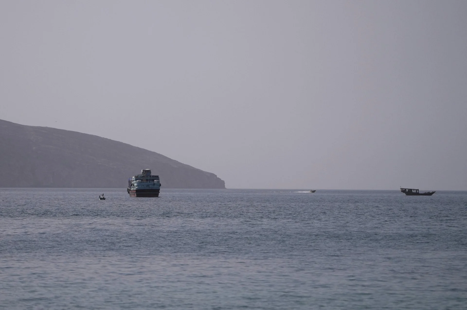 Ιρανικά ΜΜΕ: Οι Φρουροί έπληξαν πλοίο με σημαία Ταϊλάνδης στο Στενό του Ορμούζ