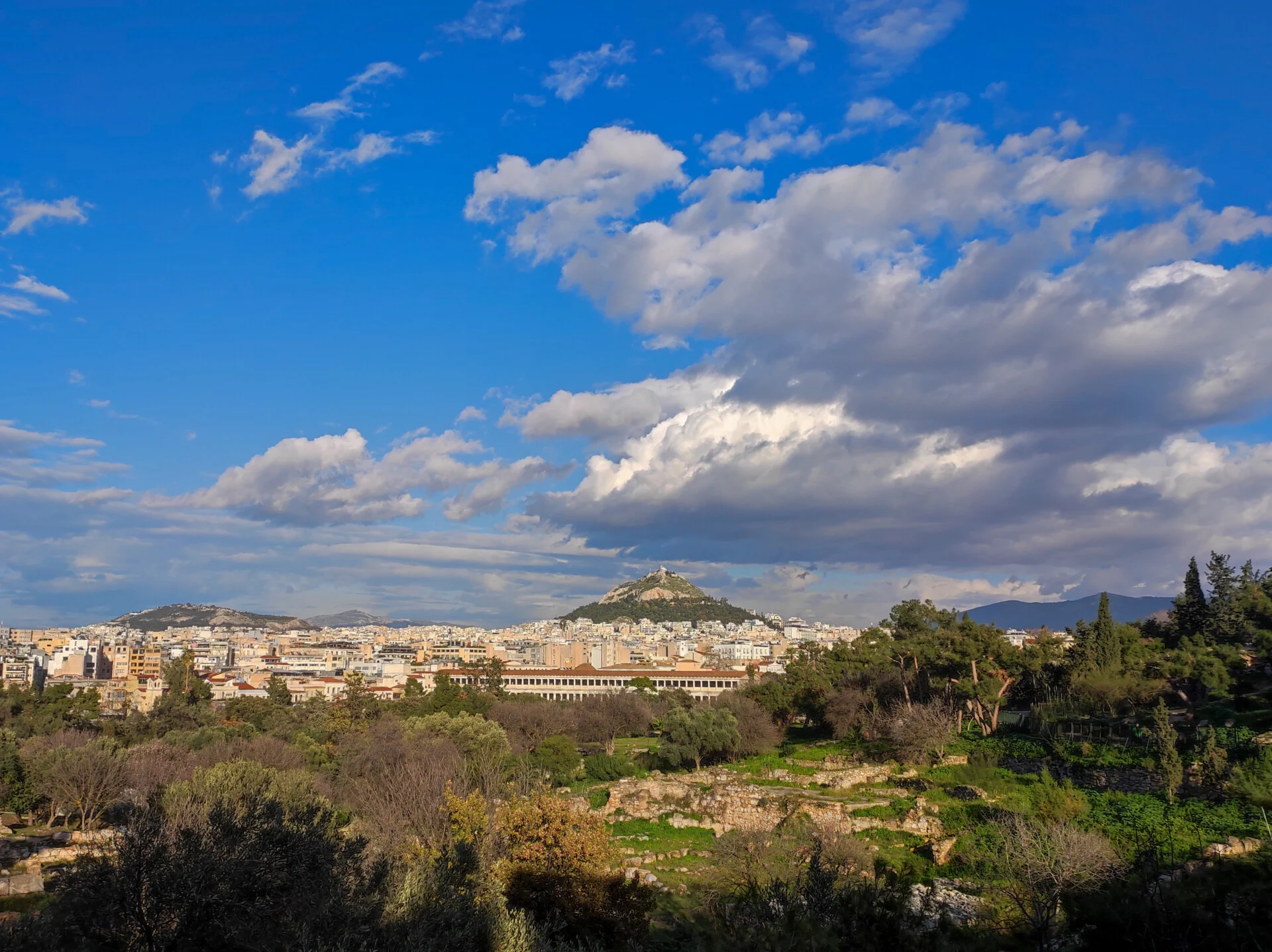 Καιρός: Πτώση της θερμοκρασίας, πού θα βρέξει σήμερα