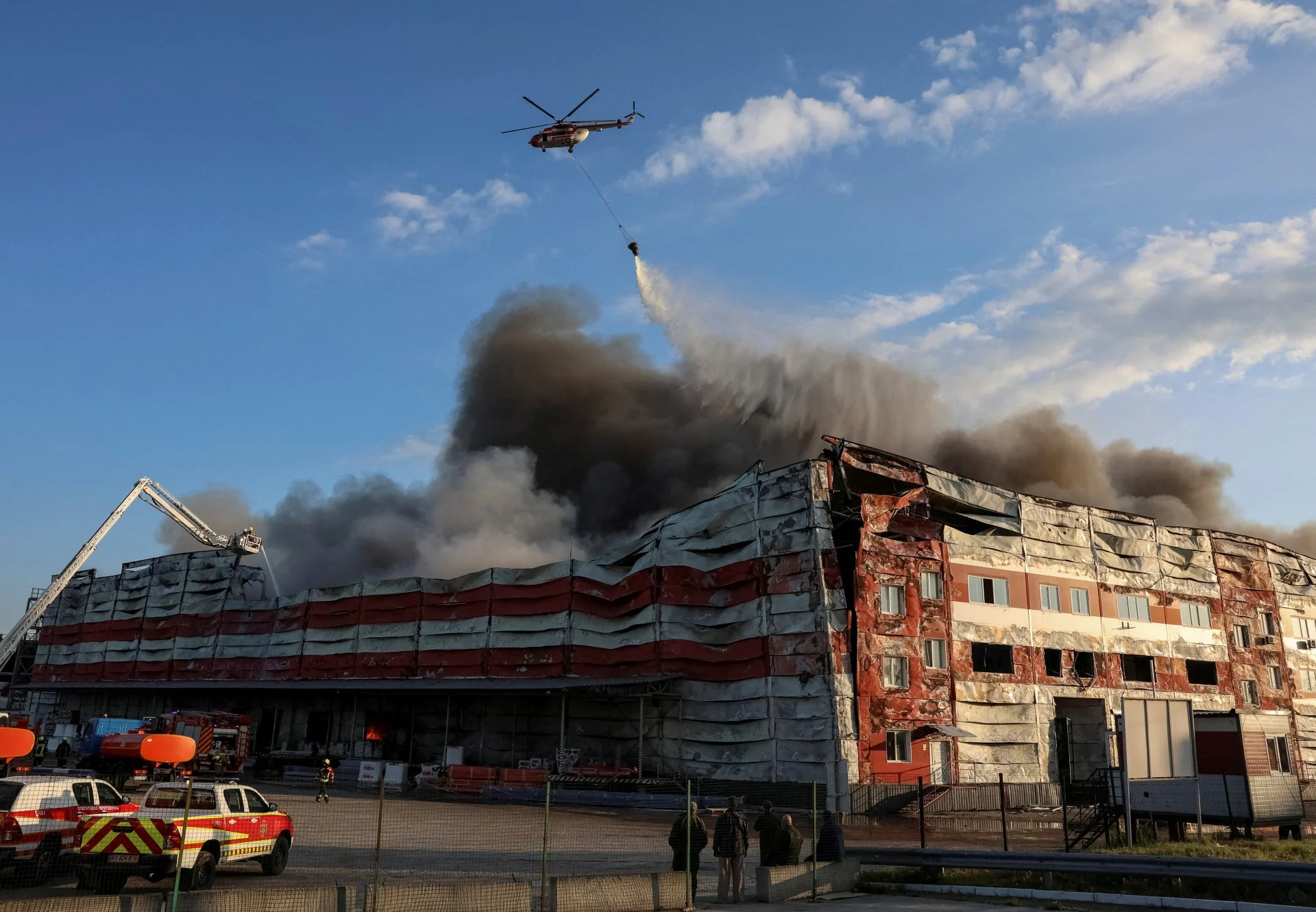 Πλήγματα σε 4 ενεργειακούς στόχους και 3 τάνκερ του «σκιώδους» στόλου της Ρωσίας