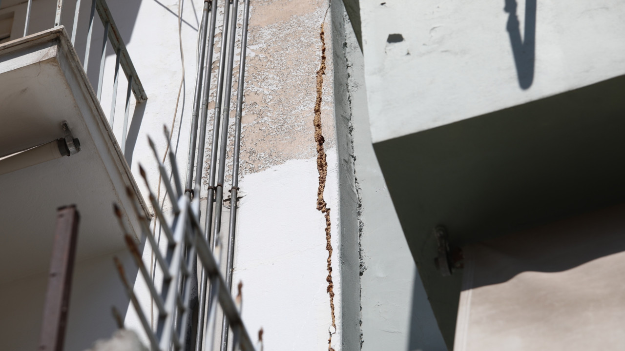 Κυψέλη: Καθησυχαστικός ο Λέκκας για τις ρωγμές – «Δεν υπάρχει θέμα στατικής επάρκειας»