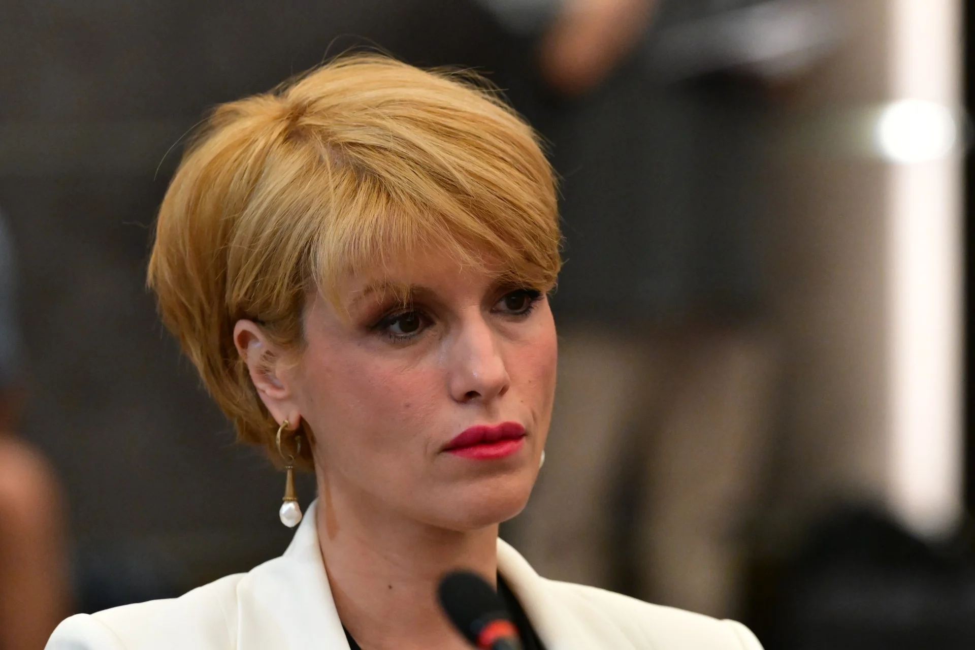 Προϋπόθεση για τη στήριξη της κοινωνίας είναι η αλλαγή διακυβέρνησης