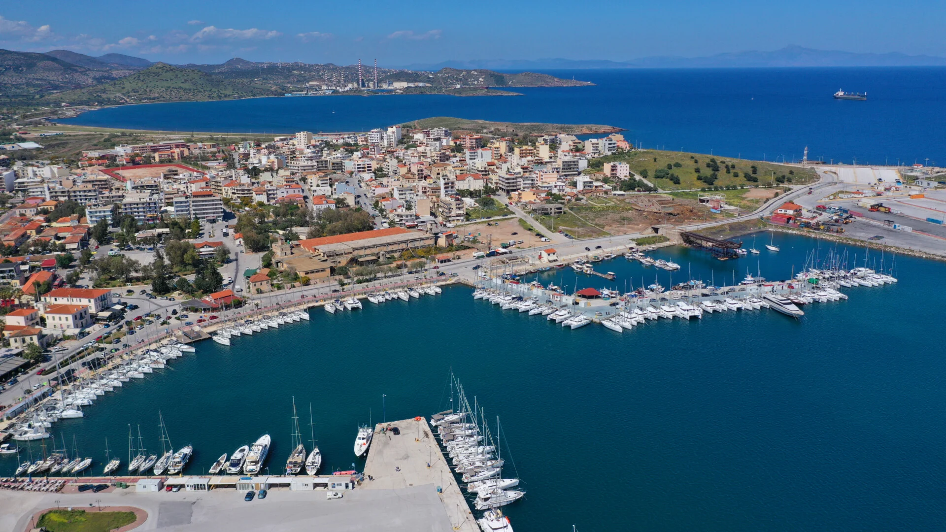 Στο λιμάνι του Λαυρίου μεταφέρει η SEAJETS τα δρομολόγιά της από και προς τη Ραφήνα