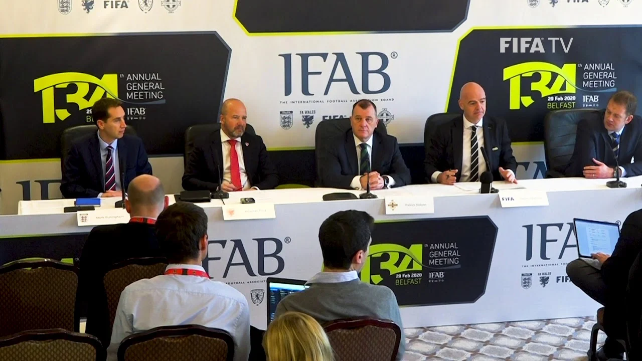 Η IFAB αλλάζει το πρωτόκολλο VAR μετά την υπόθεση Εμπολό στο Παγκόσμιο Κύπελλο