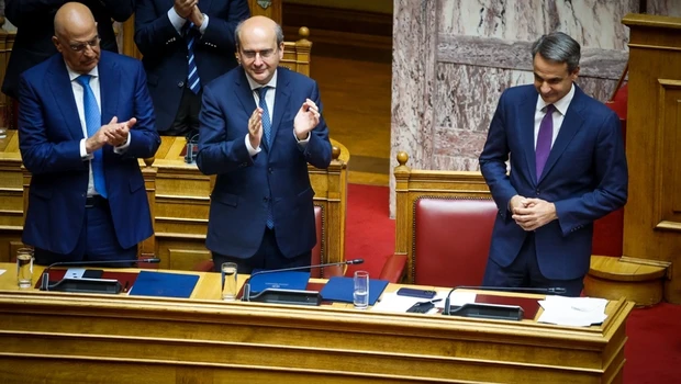 ΝΔ: Στο προσκήνιο η μετά Μητσοτάκη εποχή μέσα από τις παρεμβάσεις των επίδοξων εσωκομματικών παικτών