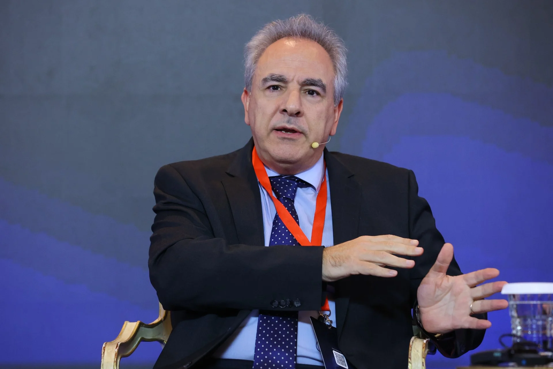 Ποια «υψηλά προηγμένη» AI; Ένα μέιλ στείλαμε και μας απάντησαν