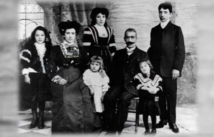 Η οικογένεια Γκαζαριάν στη Βοστώνη του 1908 – Μια φωτογραφία-ντοκουμέντο λίγο πριν τη Γενοκτονία των Αρμενίων