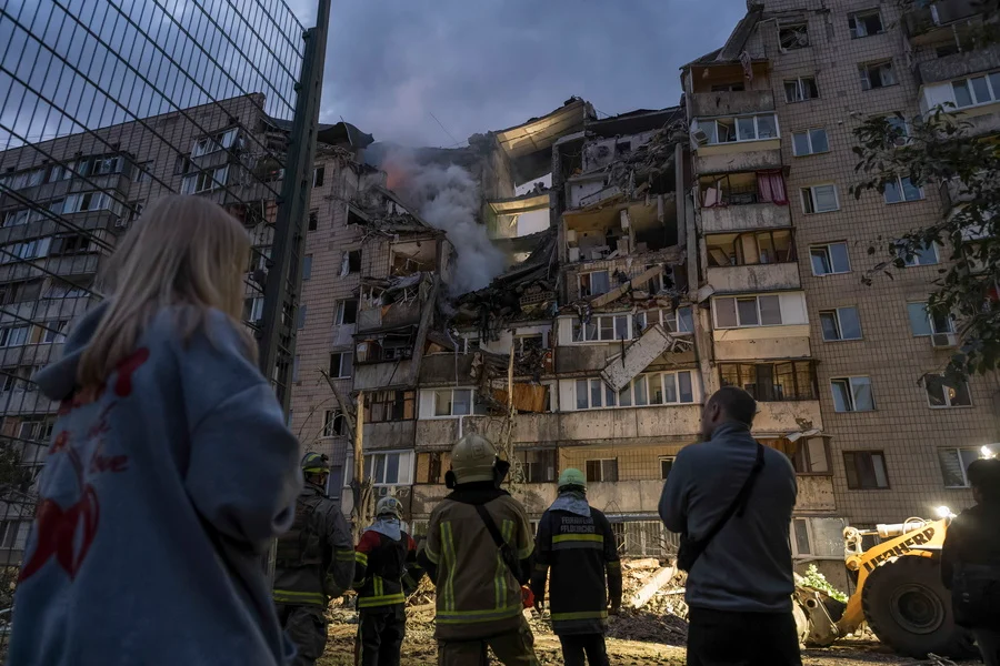 Στους 22 οι νεκροί στο Κίεβο μετά το ρωσικό σφυροκόπημα